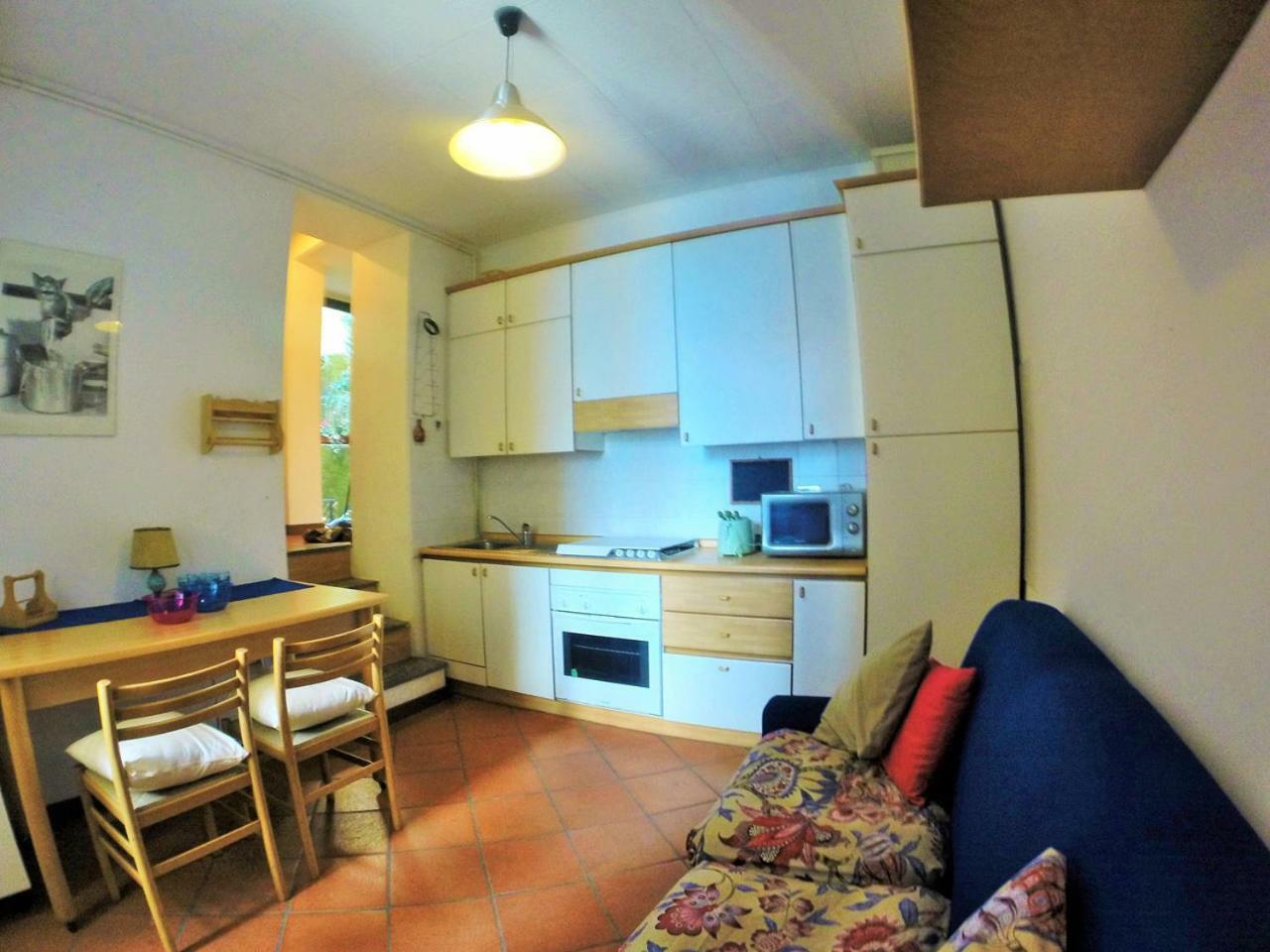 Cozy Garden Retrait Apartment Varenna Exterior foto